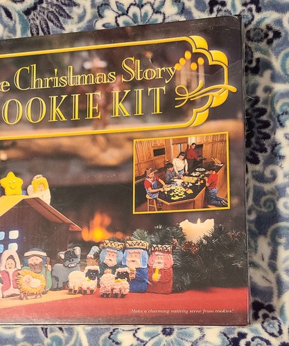 The Christmas Story Nativity Scene Cookie Kit 9 Adorable Cookie Cutters - Picture 3 of 6