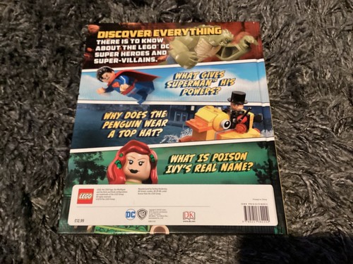 New Lego DC Super Heroes Book - The Awesome Guide - Picture 2 of 3