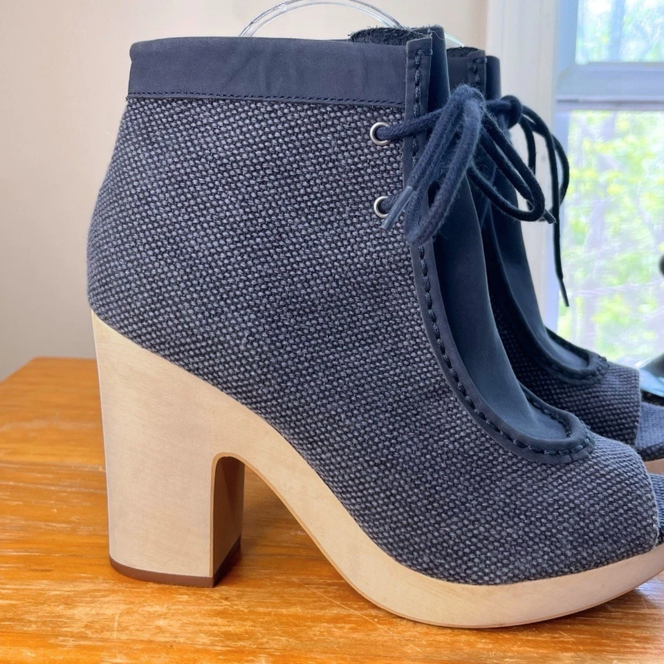Botines Anthropologie Farylrobin Cuero/Tela Punta abierta 8 Azul Denim $200 Usados en Excelente Condición Foto 2 de 4