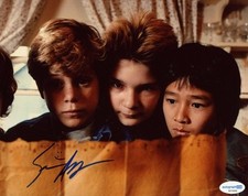 Sean Astin "The Goonies" AUTOGRAPH Signed Autographed 'Mikey' 8x10 Photo ACOA Sean Astin "The Goonies" AUTOGRAPH Signed Autographed 'Mikey' 8x10 Photo ACOA