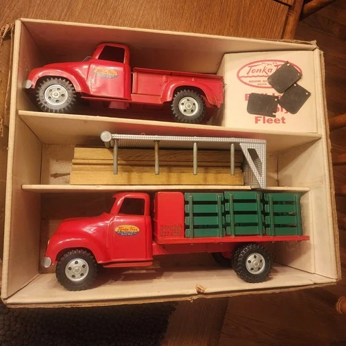 VINTAGE TONKA TOYS TRUCK NO. 0875-5 BUILDERS SUPPLY FLEET SET WITH ORIGINAL BOX