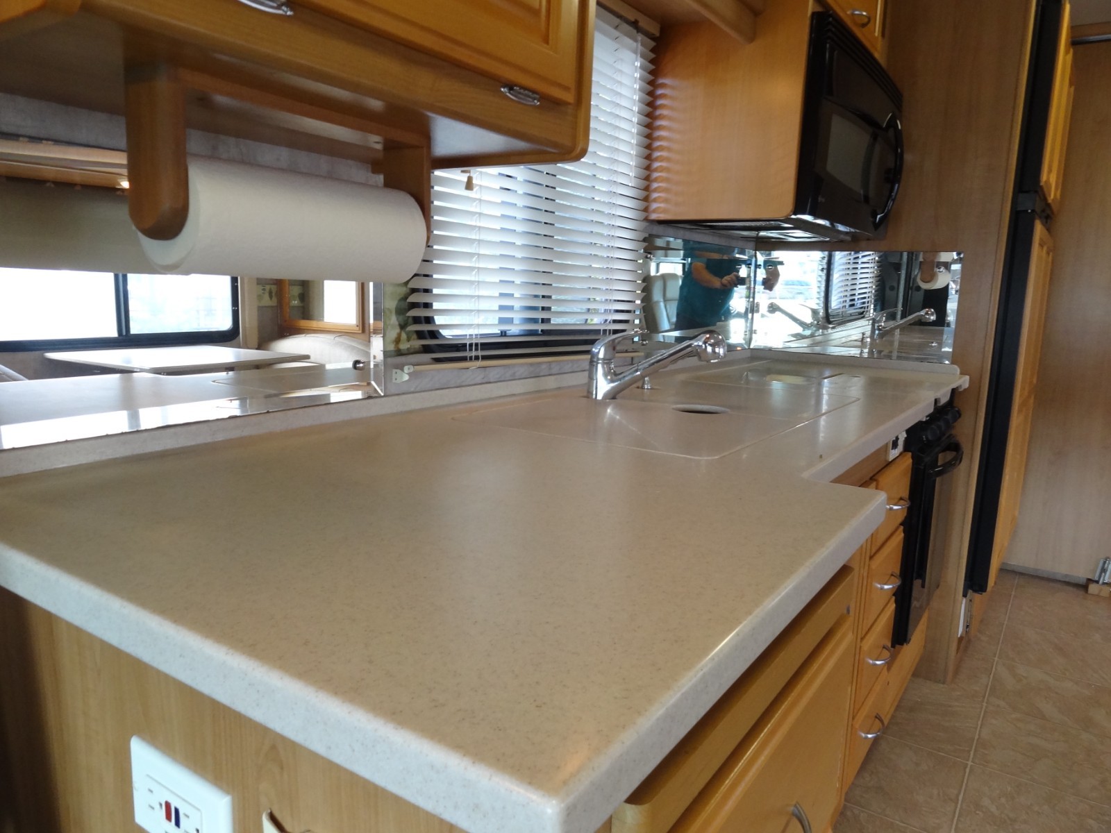 2007 EXPEDITION 38 N~DIESEL~HANDICAP WHEEL CHAIR LIFT~19K MILES~NEW TIRES~BEAUTY