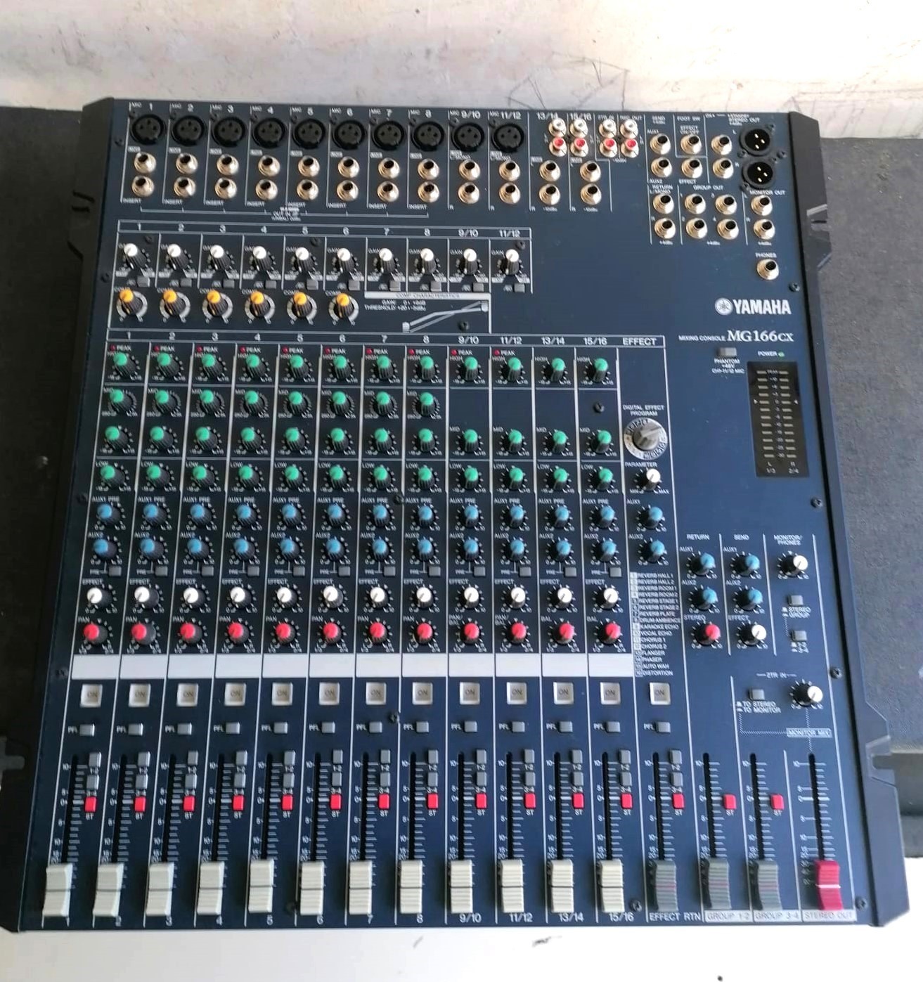 Mixer analogico YAMAHA MG 166 CX