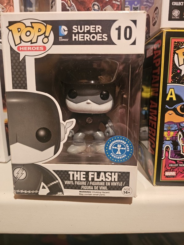 Funko Pop! DC Super Heroes The Flash #10 (Boxed) Underground Toys Exclusive