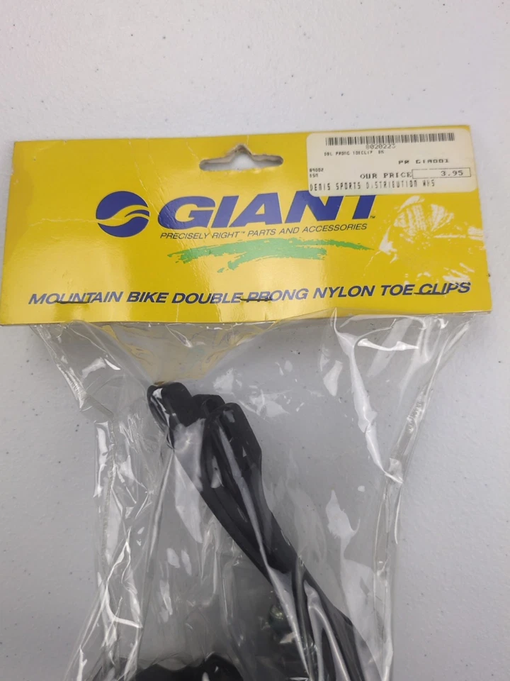 Giant Mountain Bike Double Prong Nylon Toe Clips Strap Set New NOS Cycling Parts - Image 2 of 4