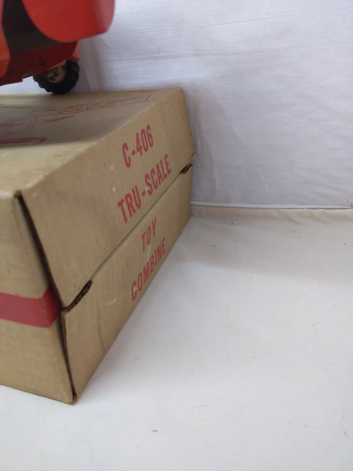1/16 Carter Tru Scale Combine  Farm Toy in original box - Image 3 of 4
