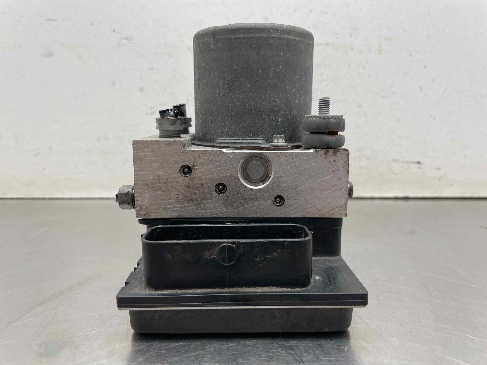 2012 Maserati Quattroporte OEM ABS Anti Lock Brake Pump Assembly 48K 0265234808
