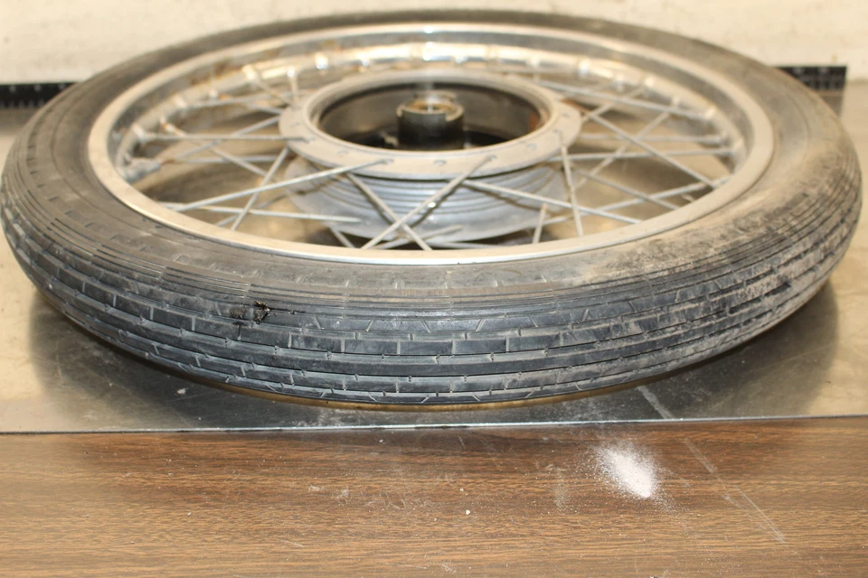 1973 Suzuki GT185 Adventurer FRONT WHEEL RIM (2.75-18) B333 - Image 2 of 4