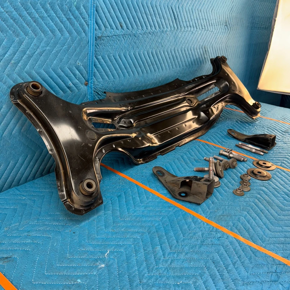 05-12 TOYOTA AVALON XL BASTIDOR TRASERO K barra transversal OEM Foto 3 de 4