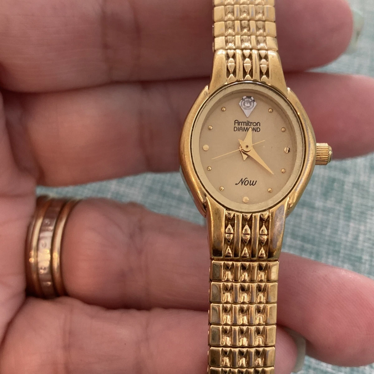 Armitron Diamond Now Goldtone Stretch Band Watch New Battery 75 2310 Y121E