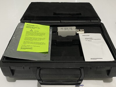 TEKTRONIX P7330 3.5 GHz Differential Probe W/ Case & Accessories