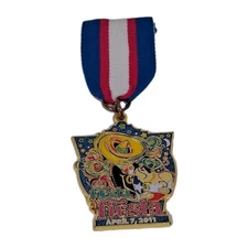 2011 Fiesta Colorful Mariachi Sombrero Fiesta Medal San Antonio Pinback 