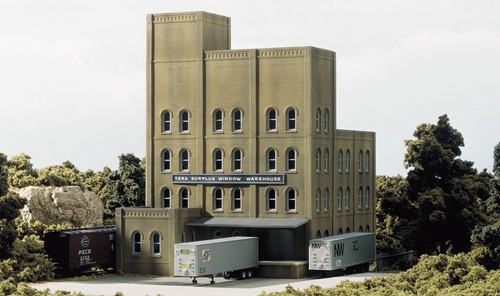 Woodland Scenics DPM 35500 HO Scale Tera Surplus Window Warehouse Building Kit | Zustand: New