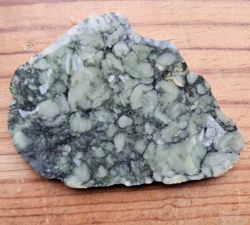 Botryoidal nephrite jade lapidary slab 97 grams - Picture 3 of 14