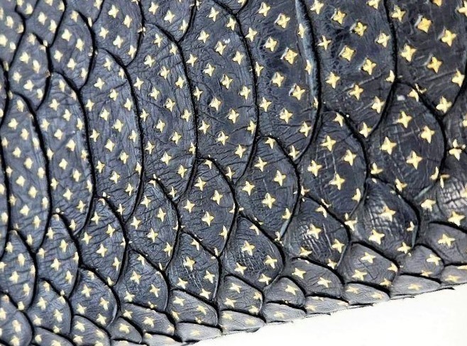 Beautiful Condition petit cuir Python Round Zippe… - image 2