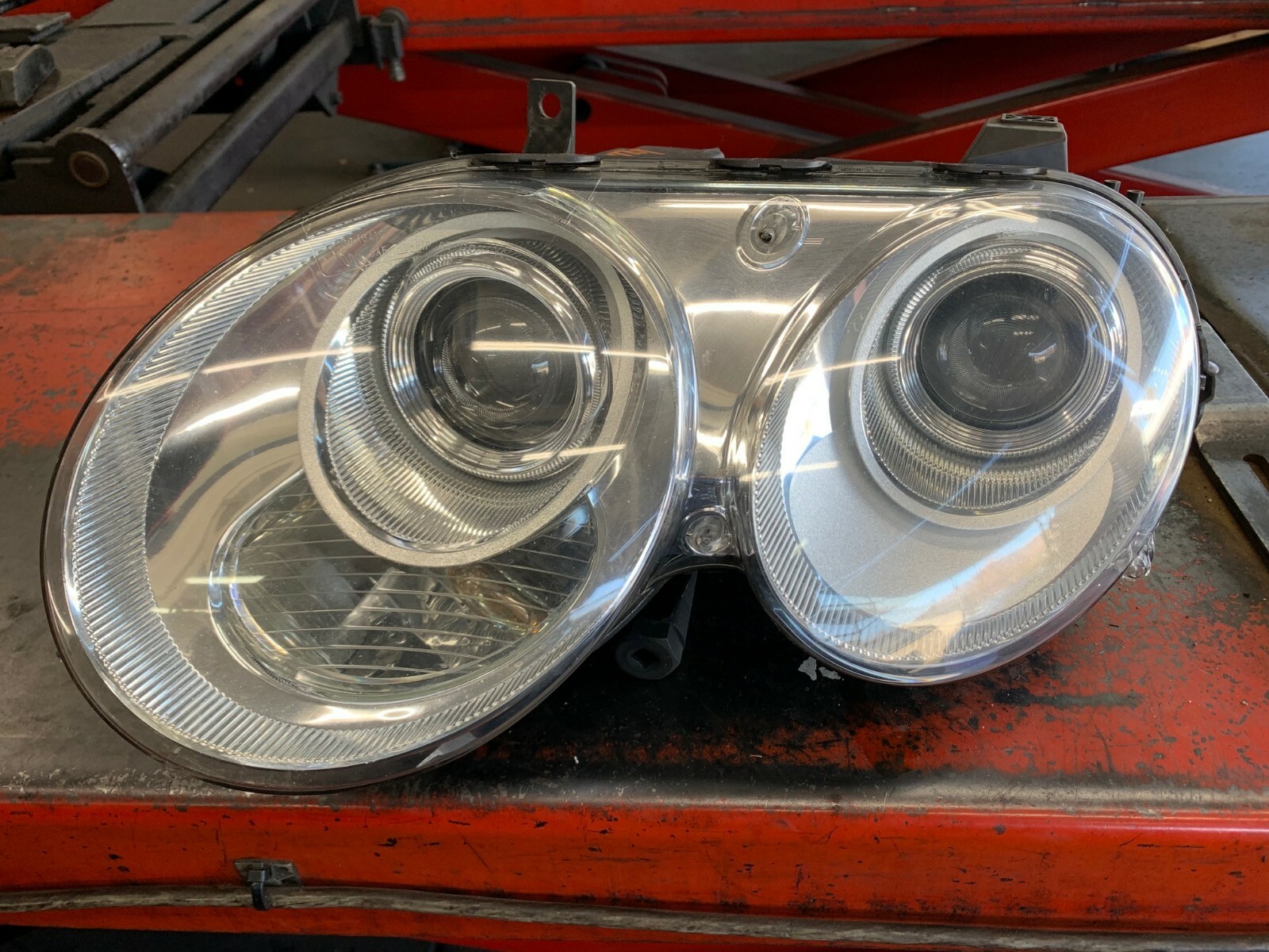 2005 Bentley Continental GT Coupe left headlight