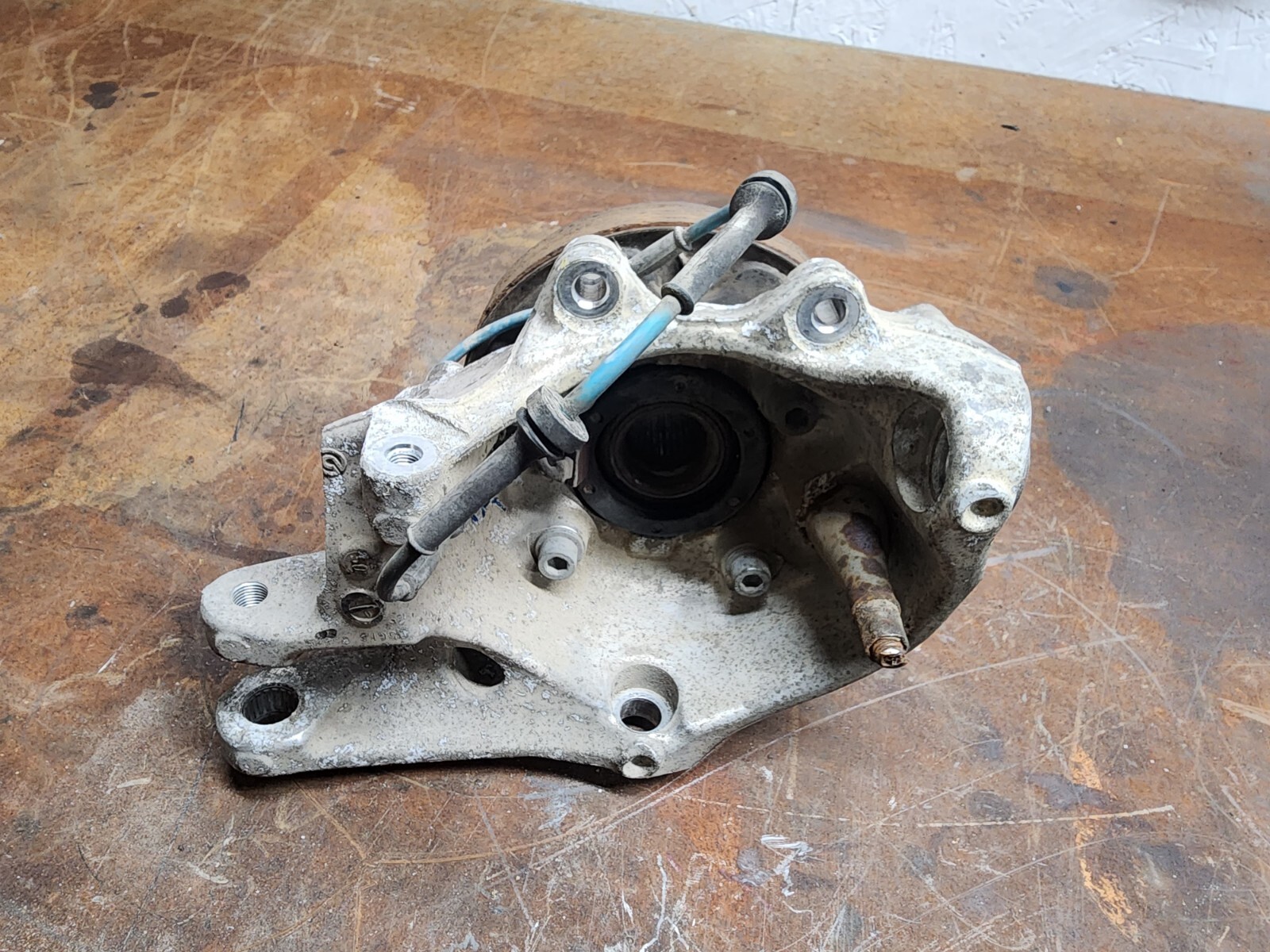 2003-2008 Maserati Quattroporte M139 Passenger Rear Right Knuckle W/Hub