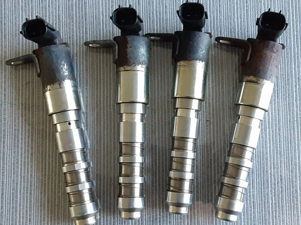 Chevrolet Impala 2009-2013 solenoide árbol de levas válvula de posición fabricante de equipos originales # 12626012* Foto 3 de 4