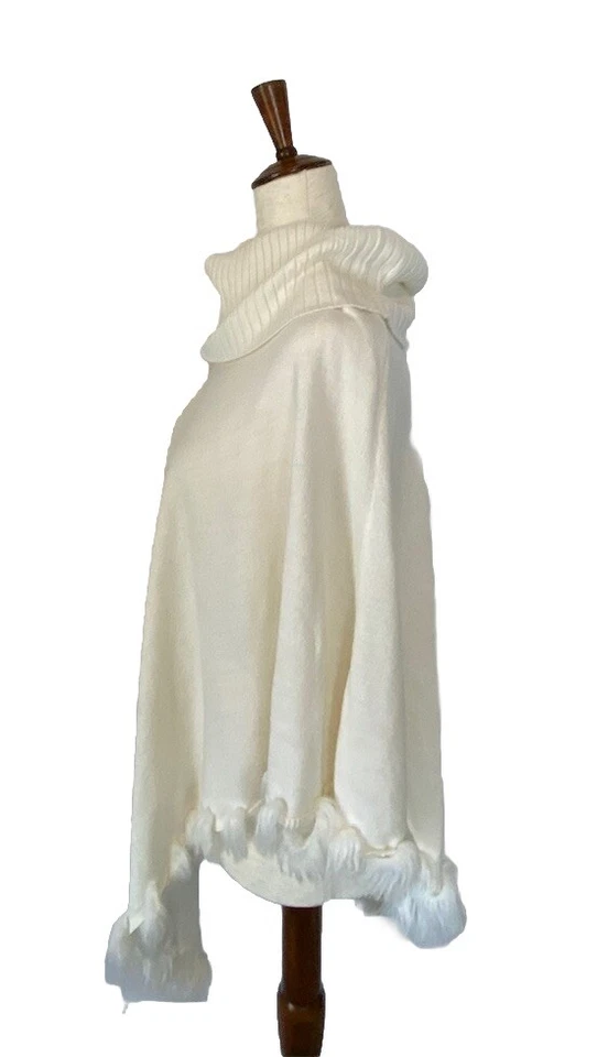 Cape Poncho Womens Size L/XL Ivory Faux Fur Fringe Boho Western Alfani Knit - Image 2 of 4