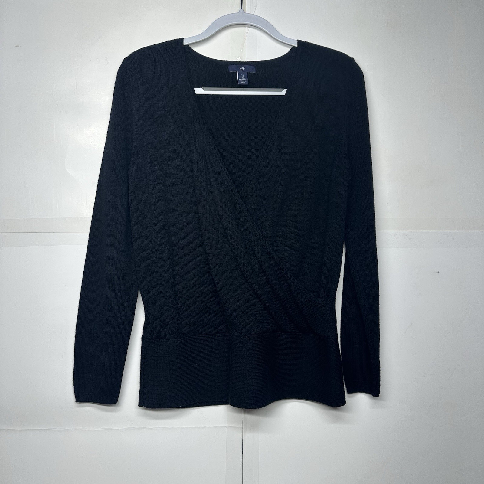 GAP Women’s Small Black Long Sleeve Wrap Top Stretch Knit V-Neck