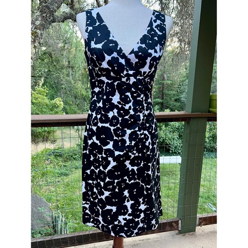 Donna Ricco Black White Floral V-Neck Ruched Sheath Dress Size 4 8564442M