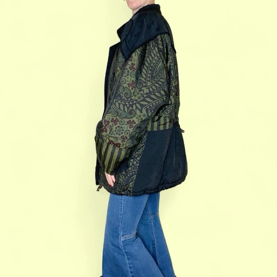 Chaqueta cortavientos vintage años 80 Winlit negra y verde floral bordada Foto 2 de 4