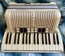 HOHNER Tango IIM Piano Accordion - Pearl Crea...