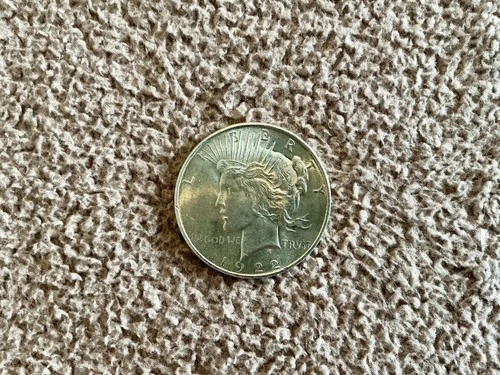 1922 P  $1 US Genuine Uncirculated Silver Peace Dollar                   a