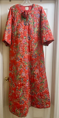 VTG Neiman Marcus (made In Hong Kong) Red Quilted Floral Zip Robe Sz Small