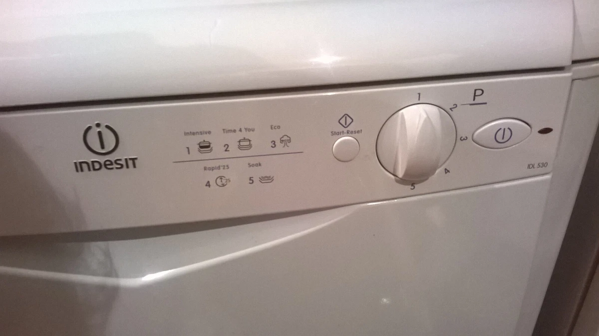 Indesit dishwasher sale idl 530