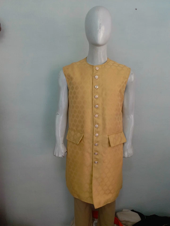 Nuevo abrigo levita victoriano de lana de caballero marrón del siglo XVIII para hombre y chaleco dorado Foto 2 de 4