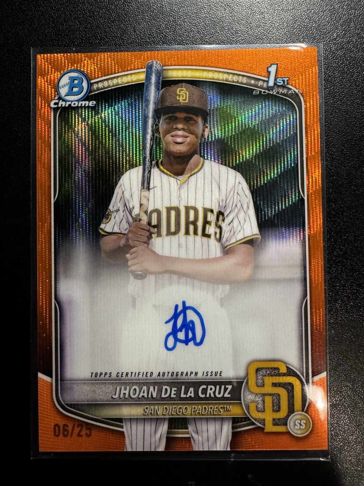 2025 Bowman Chrome 1st Prospect Autographs Jhoan De La Cruz Orange Wave /25