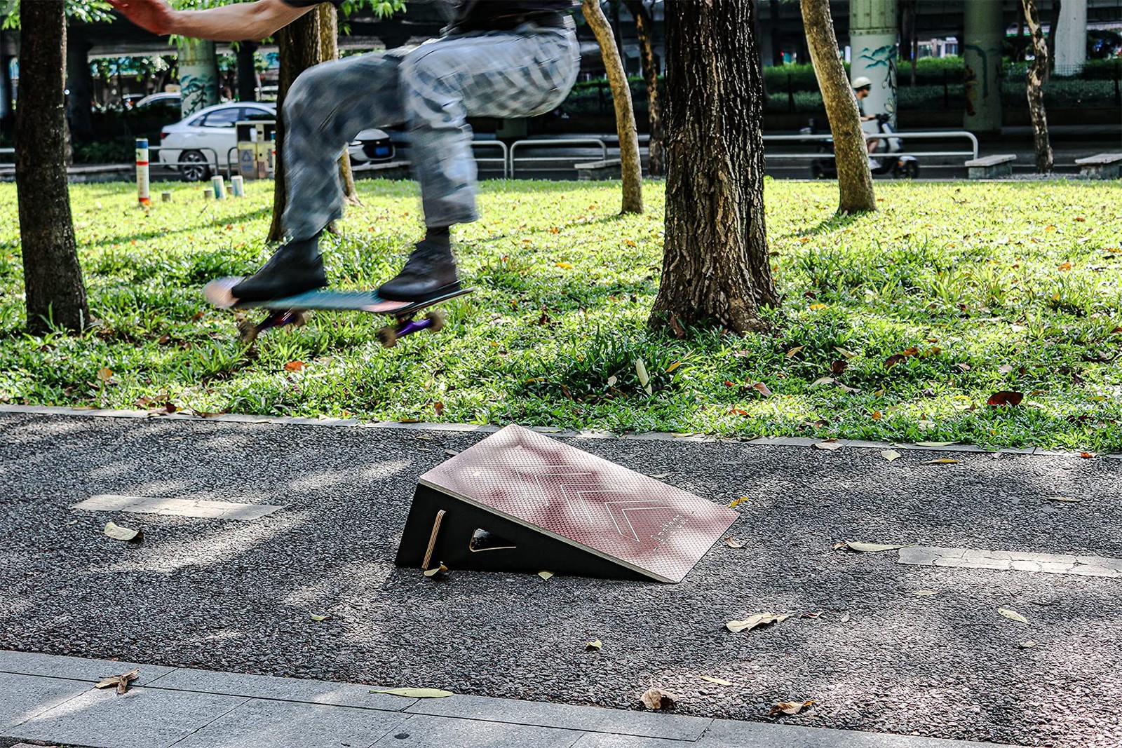 Kids Skateboard, BMX, Scooter, RC Car & Dirt Bike Ramp with Jumps