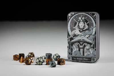 Beadle & Grimm's - Character Class Würfel Set in Dose - The Game Master