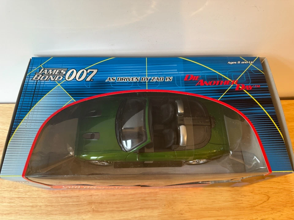 VTG 2002 Jaguar XKR Roadster 1:18 Scale Die Cast James Bond 007 10012 NEW SEALED - Image 2 of 4