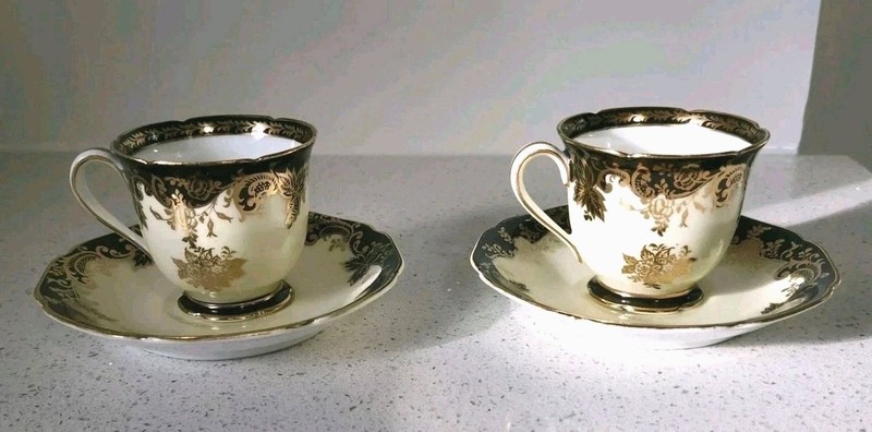 Vintage Noritake Nippon Japan Demitasse Cup/Saucer Set of 2 Black & Gold Leaves 