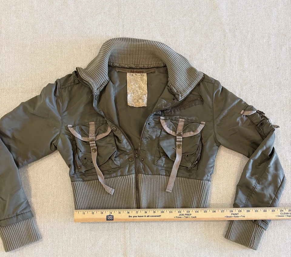 Chaqueta utilitaria para mujer Da-Nang vientre recortado pequeña militar carga bolsillos verdes Foto 2 de 4