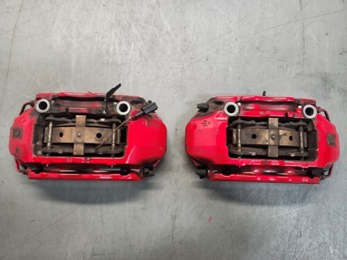 Maserati Ghibli 2018 Front Left Brembo brake caliper with pads