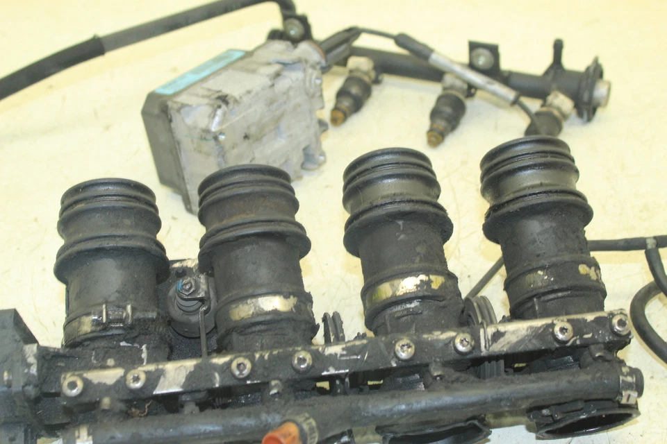 98 BMW K 1200 RS OEM INYECTOR DE COMBUSTIBLE CON CUERPOS DE ACELERADOR C47D Foto 3 de 4