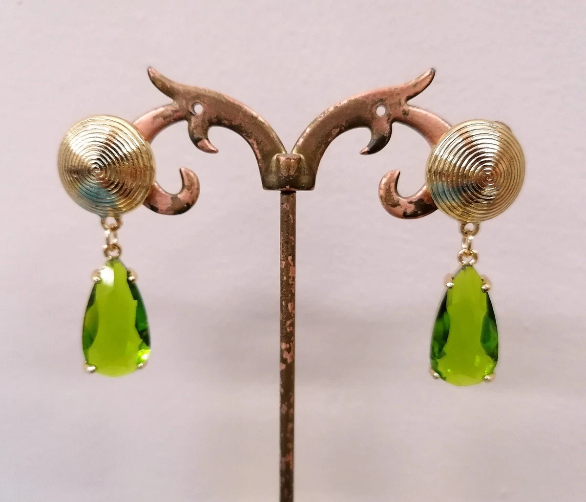 Orecchini Pendenti con Cristalli Verde Chiaro Creati con Cristalli Zircondia® : Philip Jones