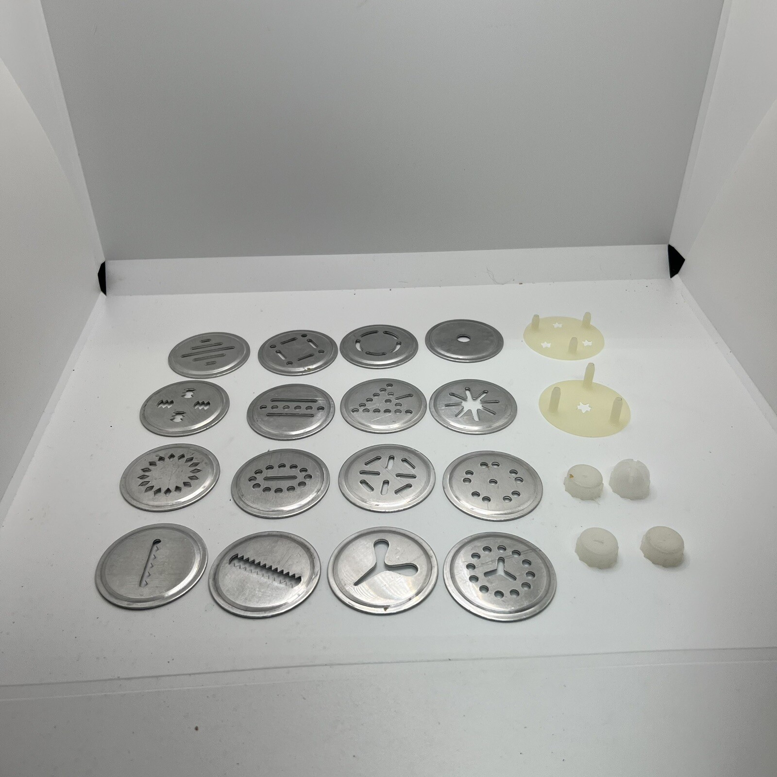 SAWA 2000 Cookie Press Replacement Parts 18 Discs plus 4 Tips eBay