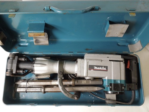 Makita HM1303B Demolition Hammer