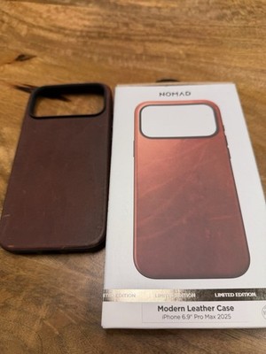 Nomad Modern Olde Dublin Horween Leather Case For iPhone 17 Pro - Read Notes