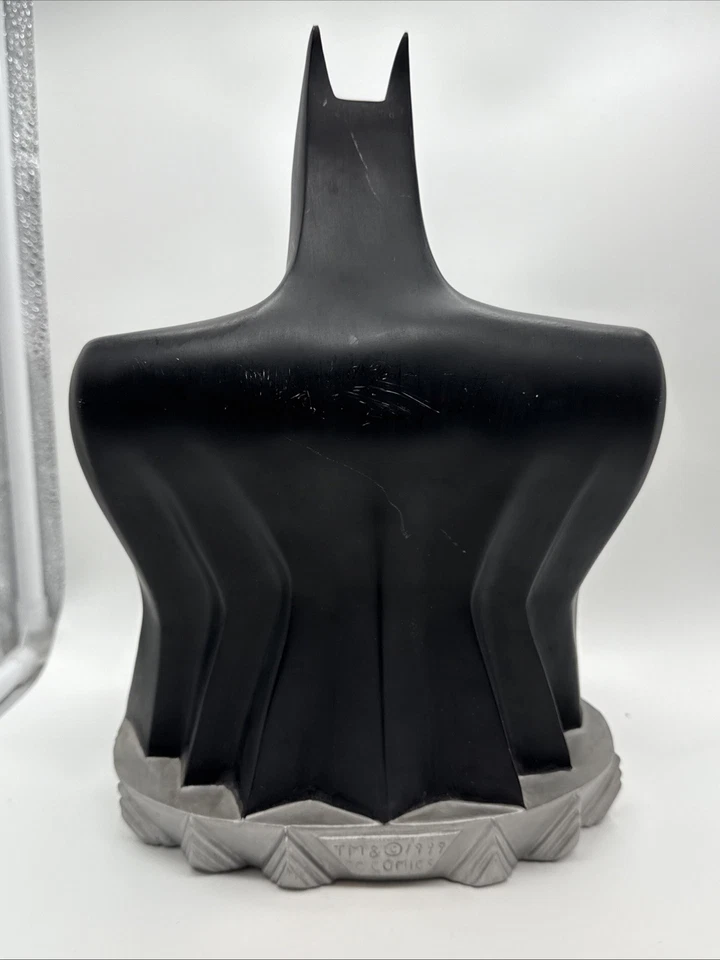 Estatua de busto alto gigante exclusiva de Batman Warner Bros 1997 DC Comics Foto 3 de 4