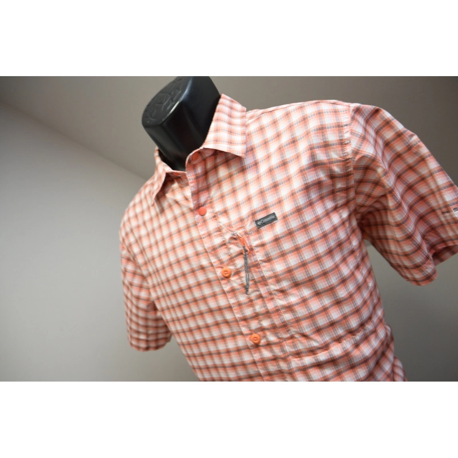 Columbia Button Up Vented Shirt Mens Small Plaid Omni-Shade HIking Fishing