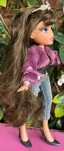 Bratz - Puppe - YASMIN - Jacke Jeans Diadem, Armband sehr guter Zustand - Bild 5 von 14