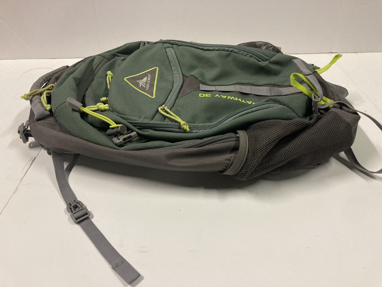 BNWT High Sierra Pathway 30 L Internal Frame Hiking Backpack Green Neon Slate