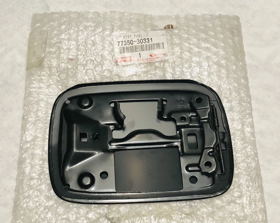 TOYOTA 7735030331 OEM FUEL FILLER DOOR for LEXUS GS300 GS400 GS430 NOS - Image 2 of 4