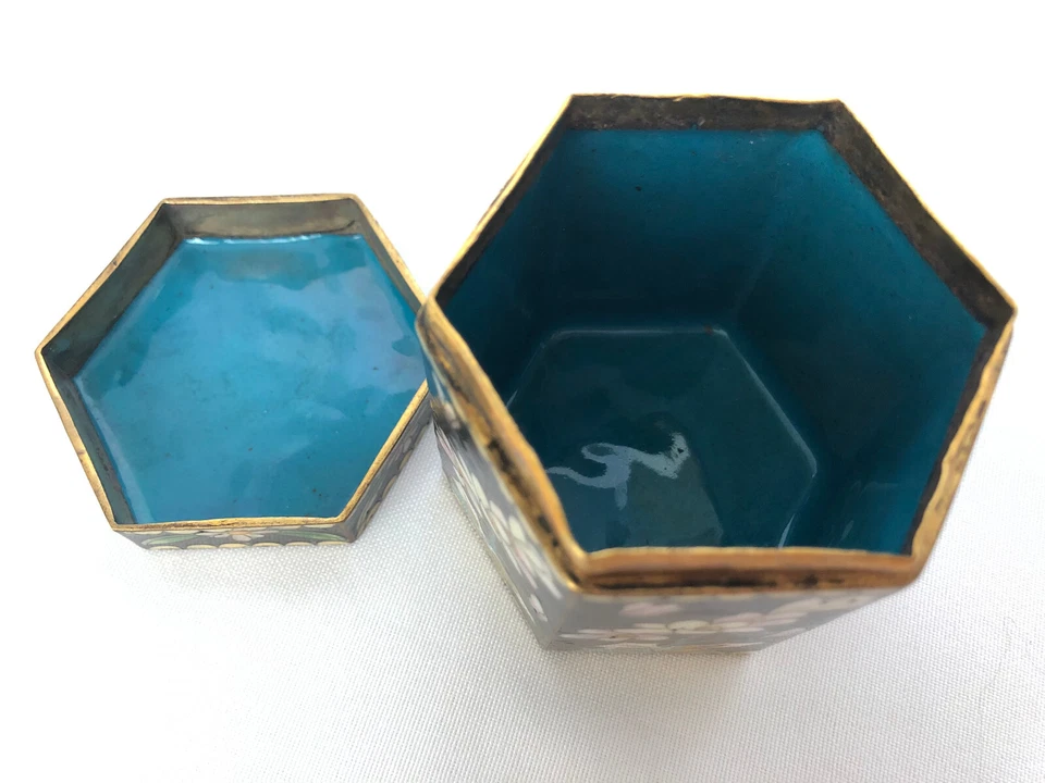 Antigua caja esmaltada floral ORIENTAL CLOISONNE con flores de cerezo rosa Foto 4 de 4