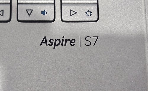 Acer ASPIRE S7-393 LAPTOP CORE i7 INTEL 2.5GHZ 8GIG RAM 256SSD - Picture 7 of 14